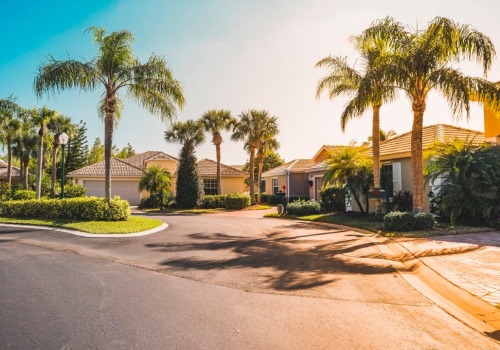 Who pays for the closing attorney in florida?