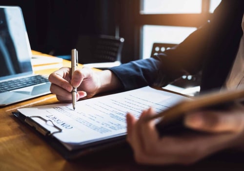 What is a normal hourly rate for a lawyer?
