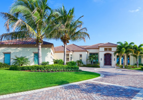 How are real estate closings handled in florida?